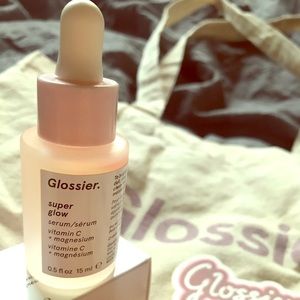 GLOSSIER super glow Vitamin C Serum